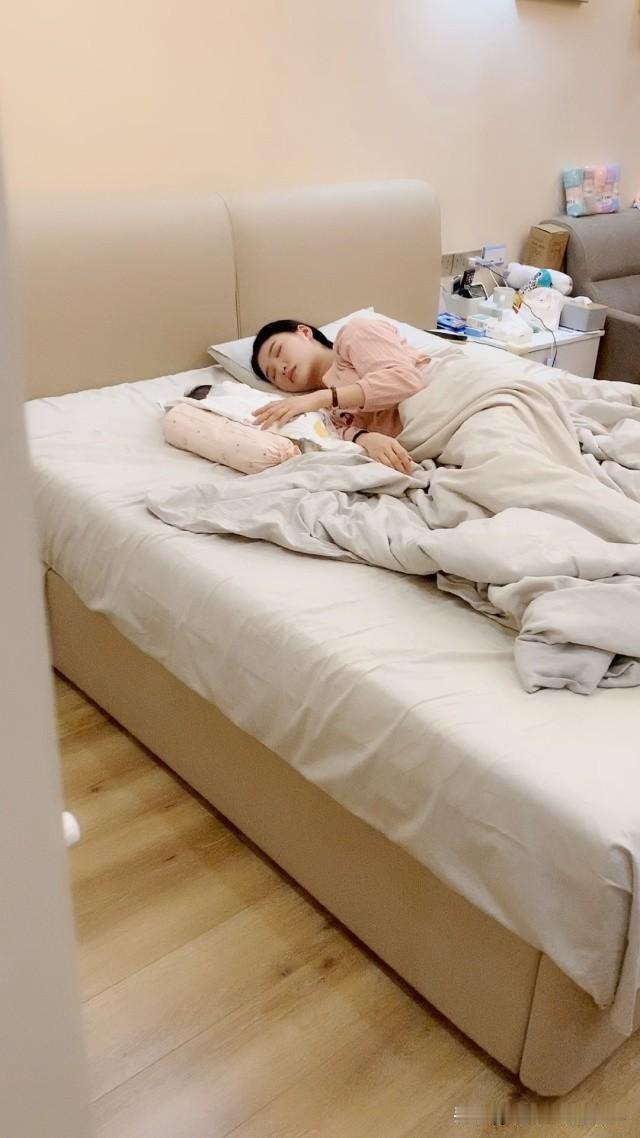 我家房后，有一个小媳妇，和别的男人去开房，结果男的死在了床上，最后还是公公拿了2