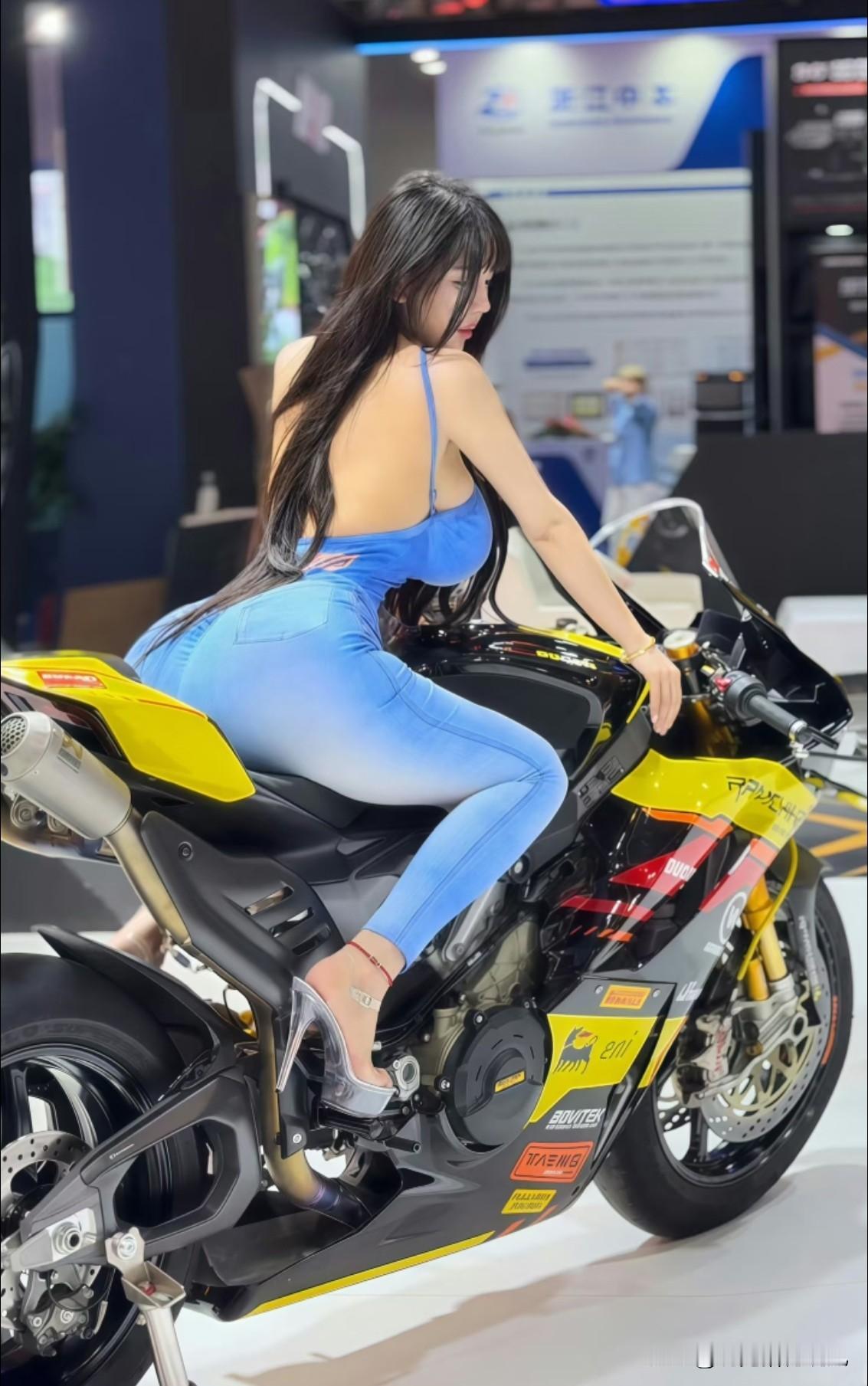 以前总觉得“吃苦”是件倒霉事，真经历过才明白，它其实是块磨刀石。年轻时嫌工