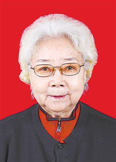享受3万多元月薪正军级的离休干部田华，如今98岁，每月却只花1000元当生活费。