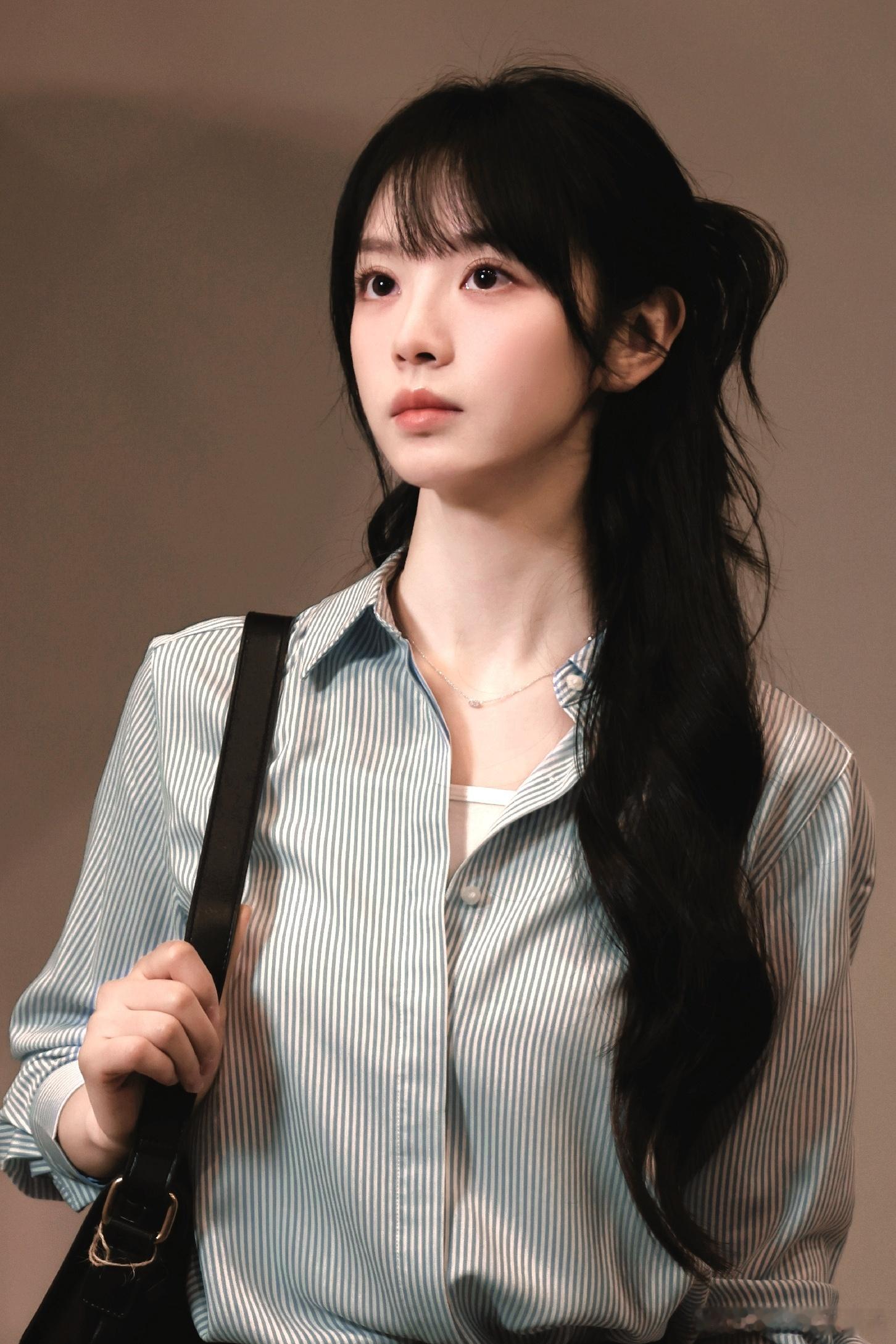 学校捞人捞到了田曦薇天才女友刷到学校捞人捞到田曦薇，瞬间代入校园。林知夏既有学霸