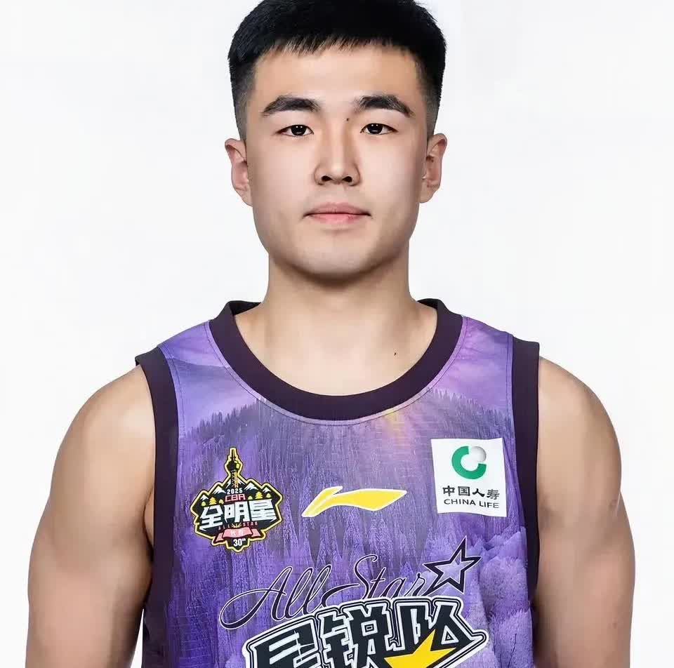 张文逸终于暴露了他留在广东男篮的真实目的不是图合同金额高，而是球队给