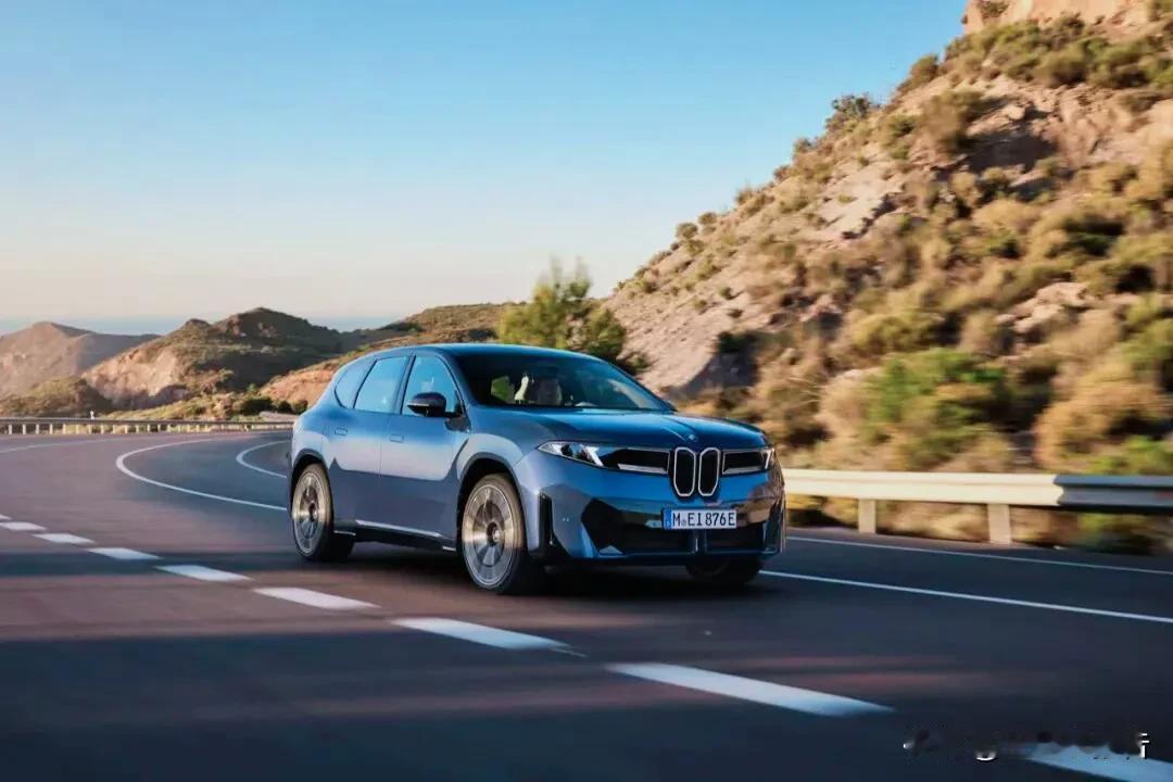 宝马汽车也为中国市场做出来巨大改变，开始堆砌“花哨”配置了。即