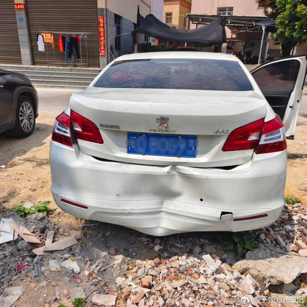 收了辆粉丝兄弟的一手17年上牌的标致408原本上个月就已经在谈了，后来这哥们有事