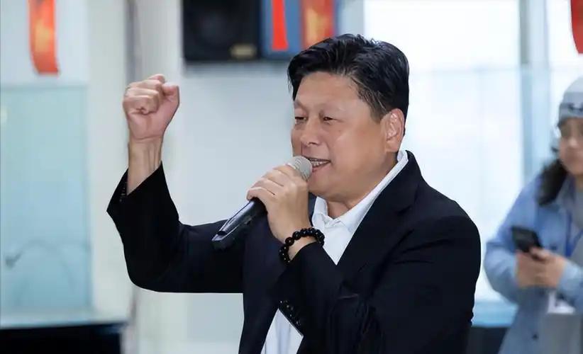 傅崐萁生日狂撒7800亿买废铁！5月8日傅崐萁生日当天，台立法机构59:51通