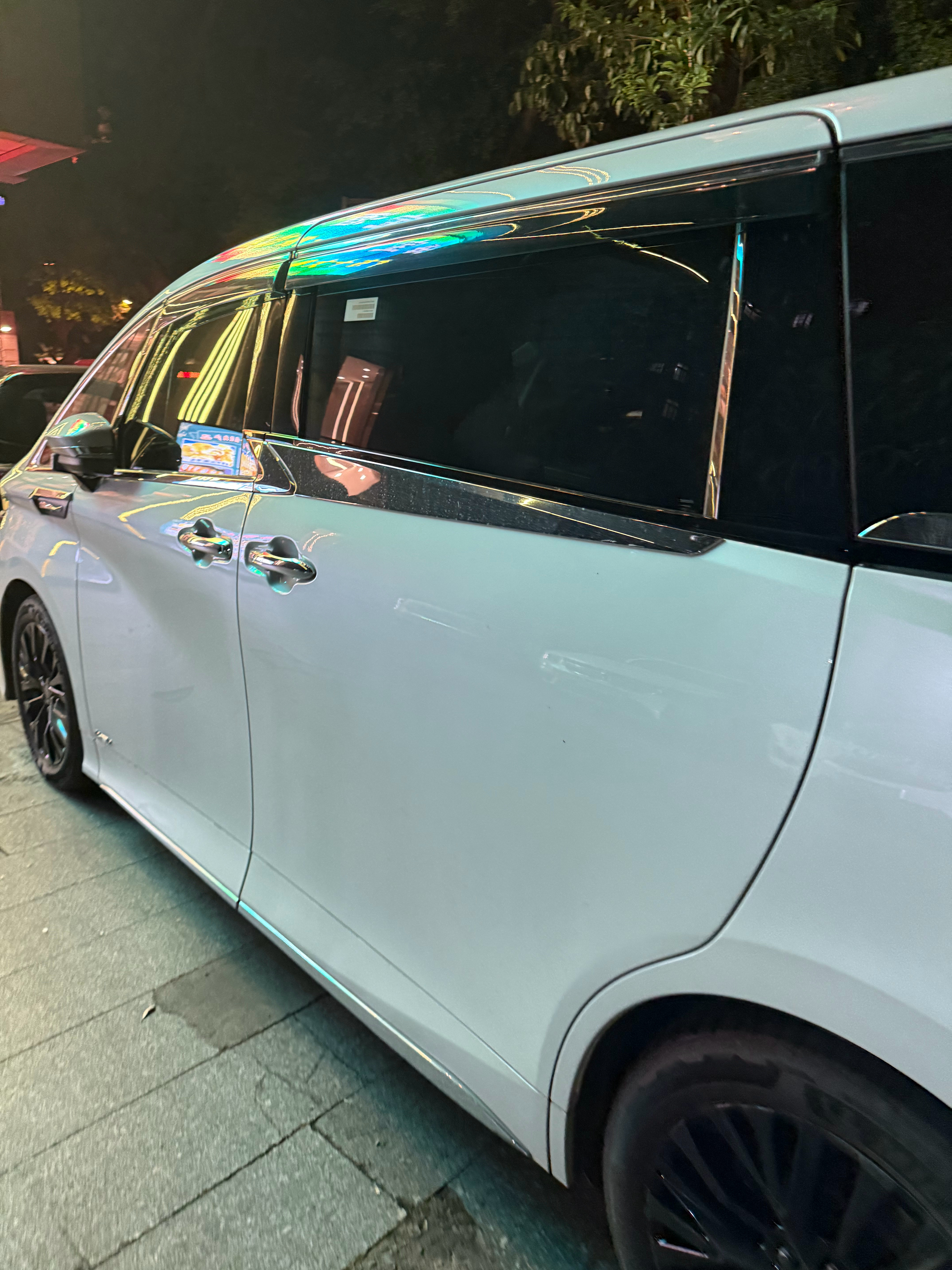 加条装饰条，成功把埃尔法改成M8​​​