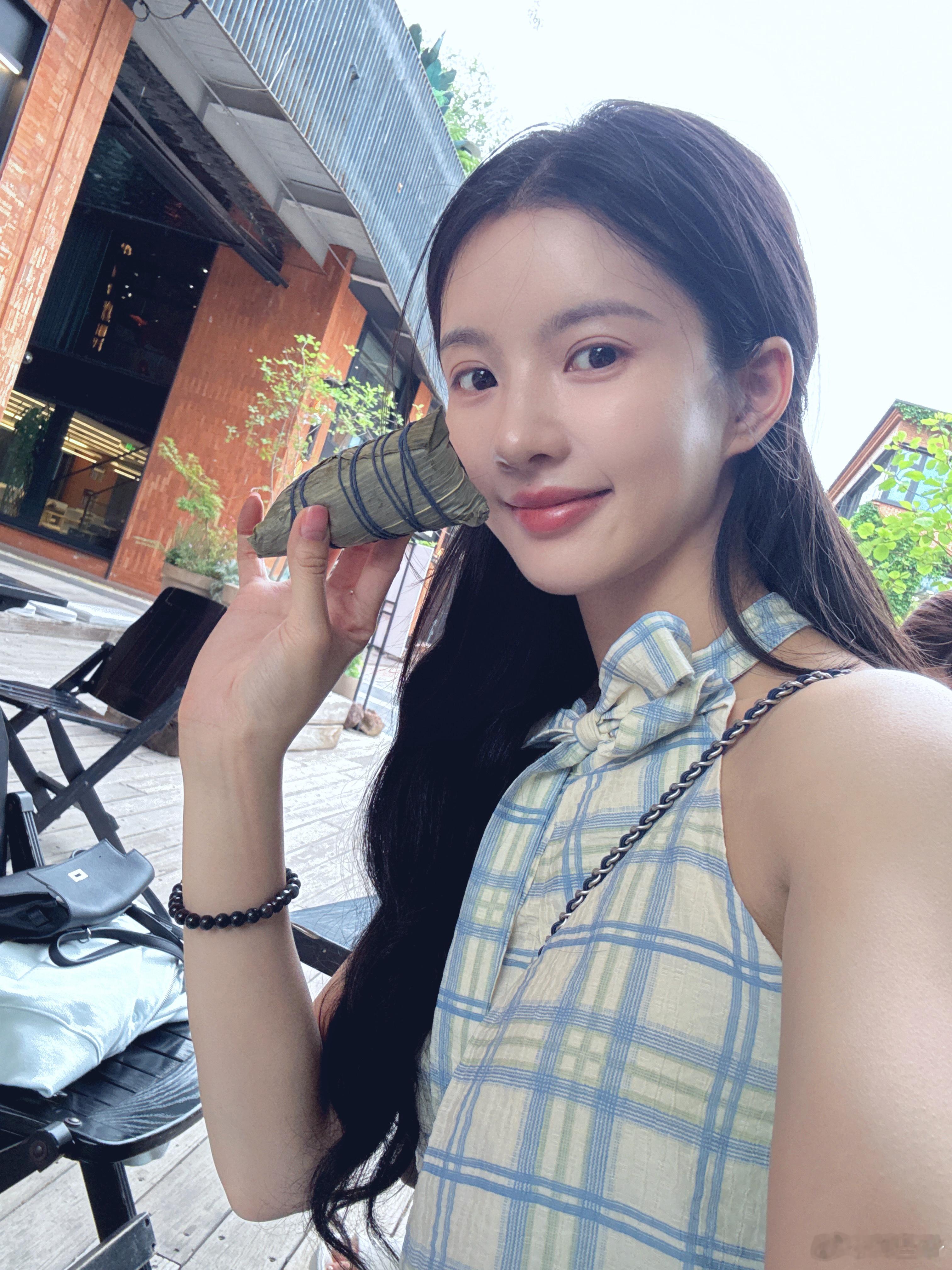 刘些宁端午晒照​​​