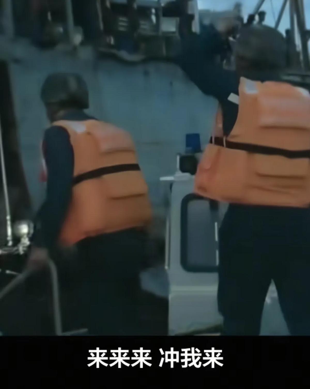 当菲律宾人把枪拿出来那一刻，我们的士兵马上热血沸腾了！今天我国首次公布了去年在