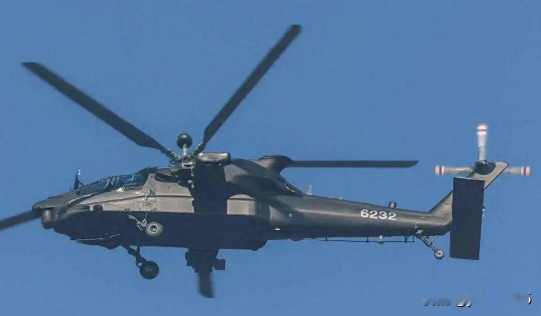 直-21编号清晰可见，2026年或可列装！近日，一架直-21重型武装直升机上的