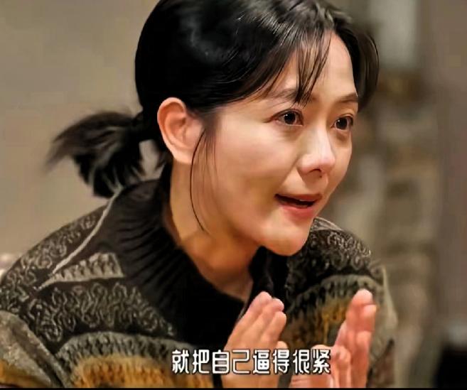 学校里那么多小孩都在吃食堂，凭什么自家孩子非得中午跑去亲自送饭？汪涵说他实在