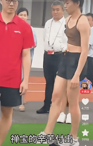 你以为全红婵只擅长跳水，就这地面上的一跳，估计已经打败了99.99％的人！所