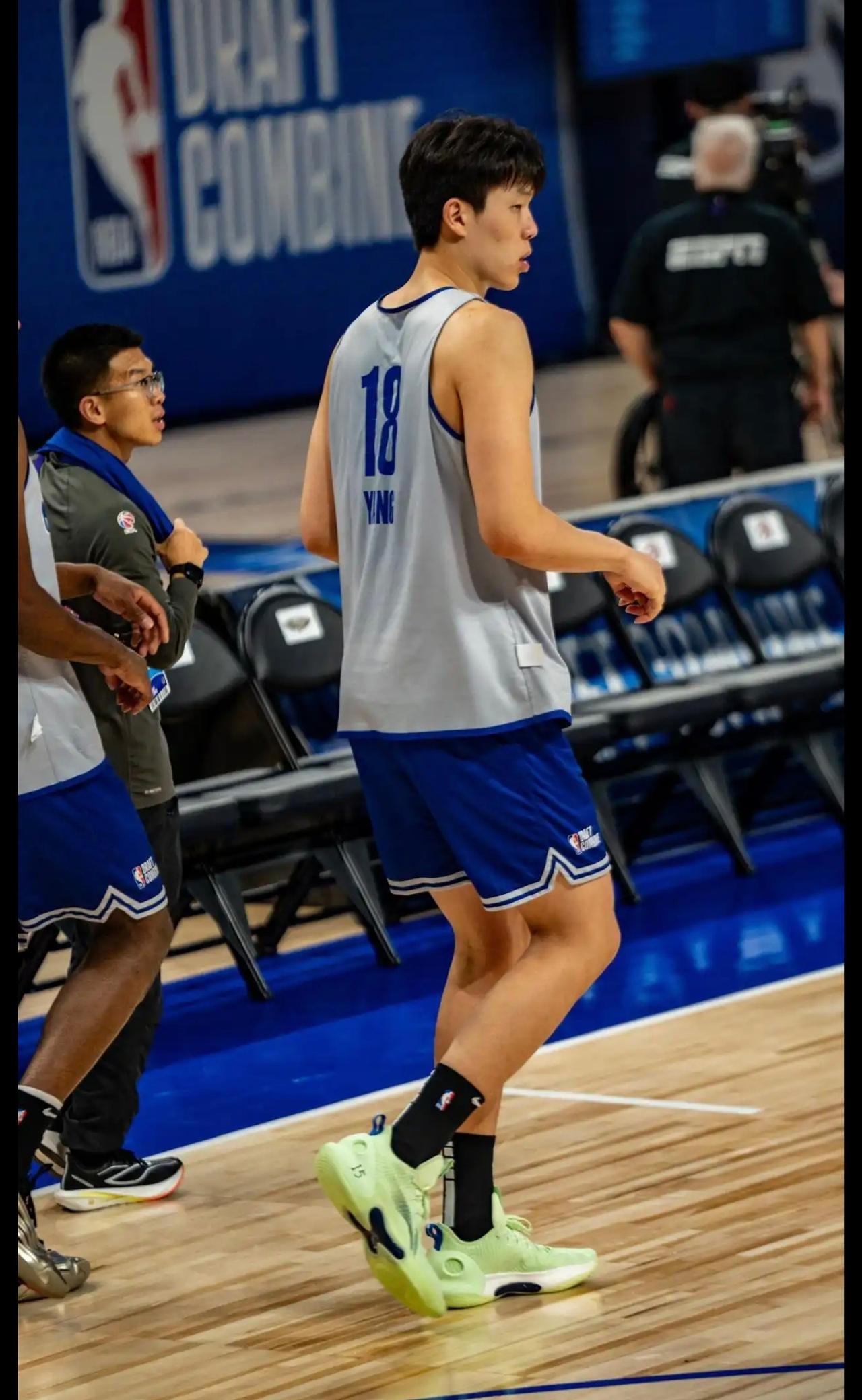 斯普利特真是假话能手。乐福5分3板。12投中1，三分7中0都能有18分钟上场时