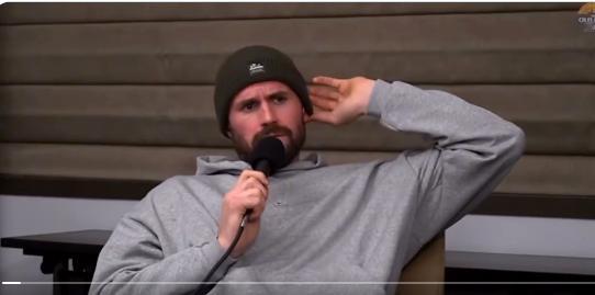 凯文-乐福称詹姆斯是他合作过的最聪明的球员。乐福说：”最聪明的球员是詹姆斯