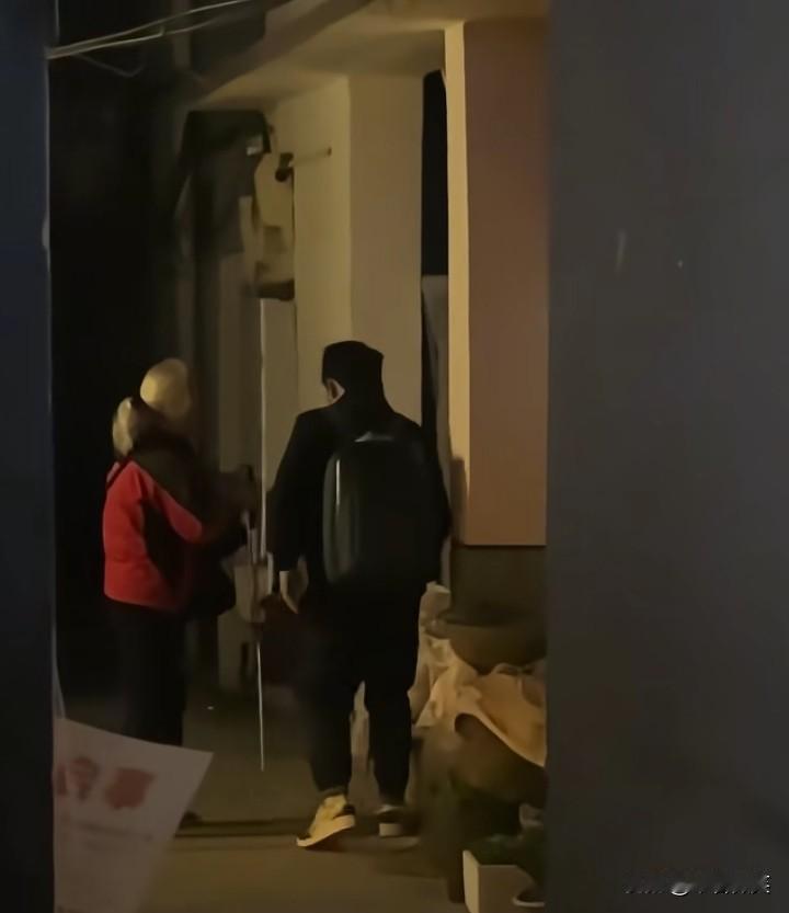 事情反转了，长沙五一广场附近盲人老太太没有骗人，也没专门诱骗女性，老太太姓刘，7