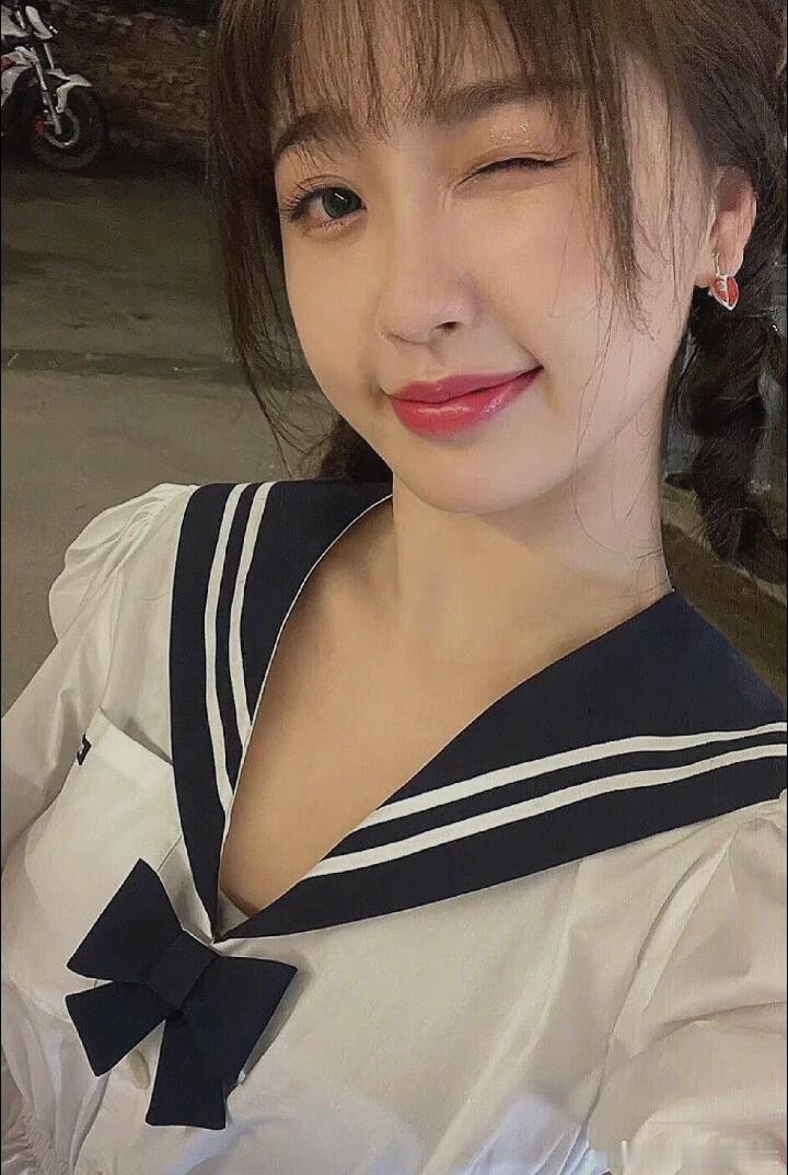 虞书欣反差十足
