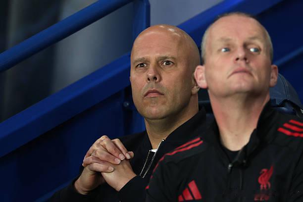 斯洛特谈到下周会做出哪些调整时表示：“首先我想问，你见过有哪支球队在这里的比赛中