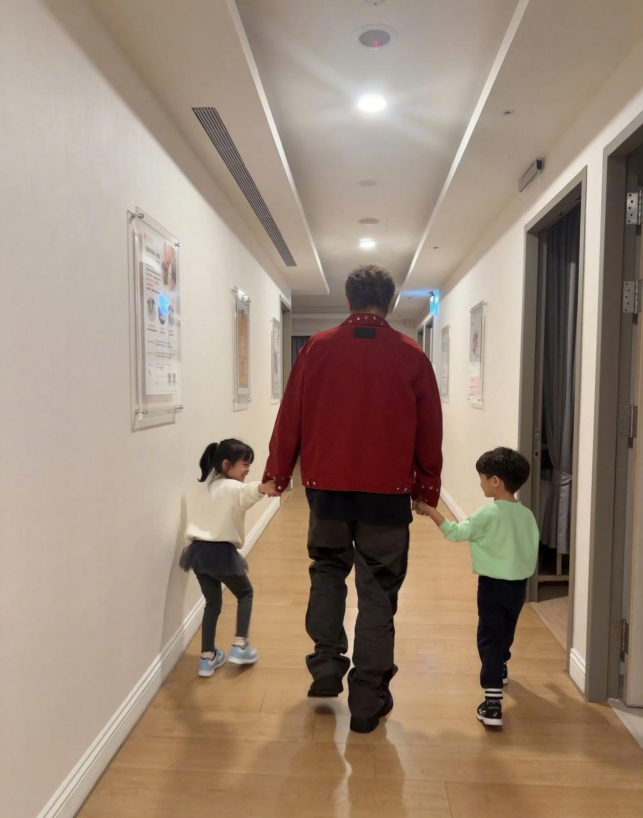 血缘能当爹吗？罗志祥经纪人小霜，甩出一份亲子鉴定，把他是孩子生父的传