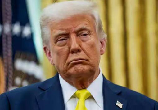 特朗普今天（北京时间12月12日）发文吹嘘道：“我从拜登政府手中接过了一个烂摊子