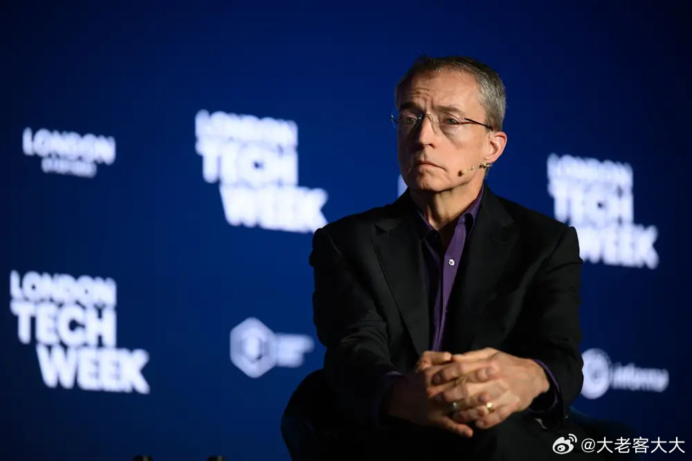 英特尔前CEO基辛格近日在巴黎的一场峰会上公开反思该公司衰落原因。他认为英特尔的