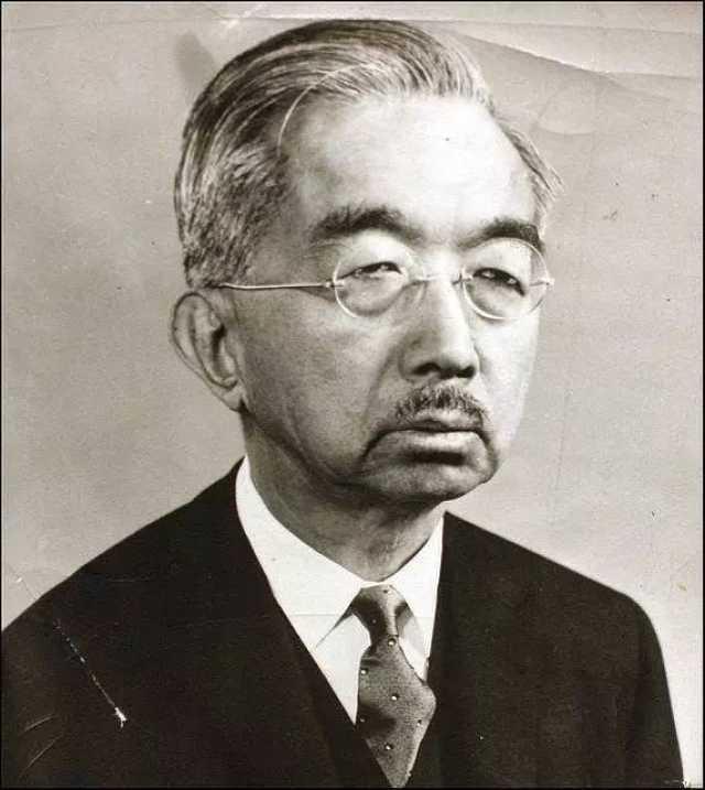 日本军国主义复活，从历史遮羞布到现实挑衅的野心轨迹1945年8月15日，日本裕