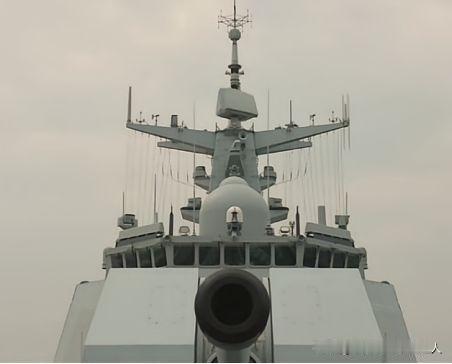 现在反舰导弹攻舰，也根据类型不同有所区分～🔺高超音速弹一般是灌顶攻击，从上面