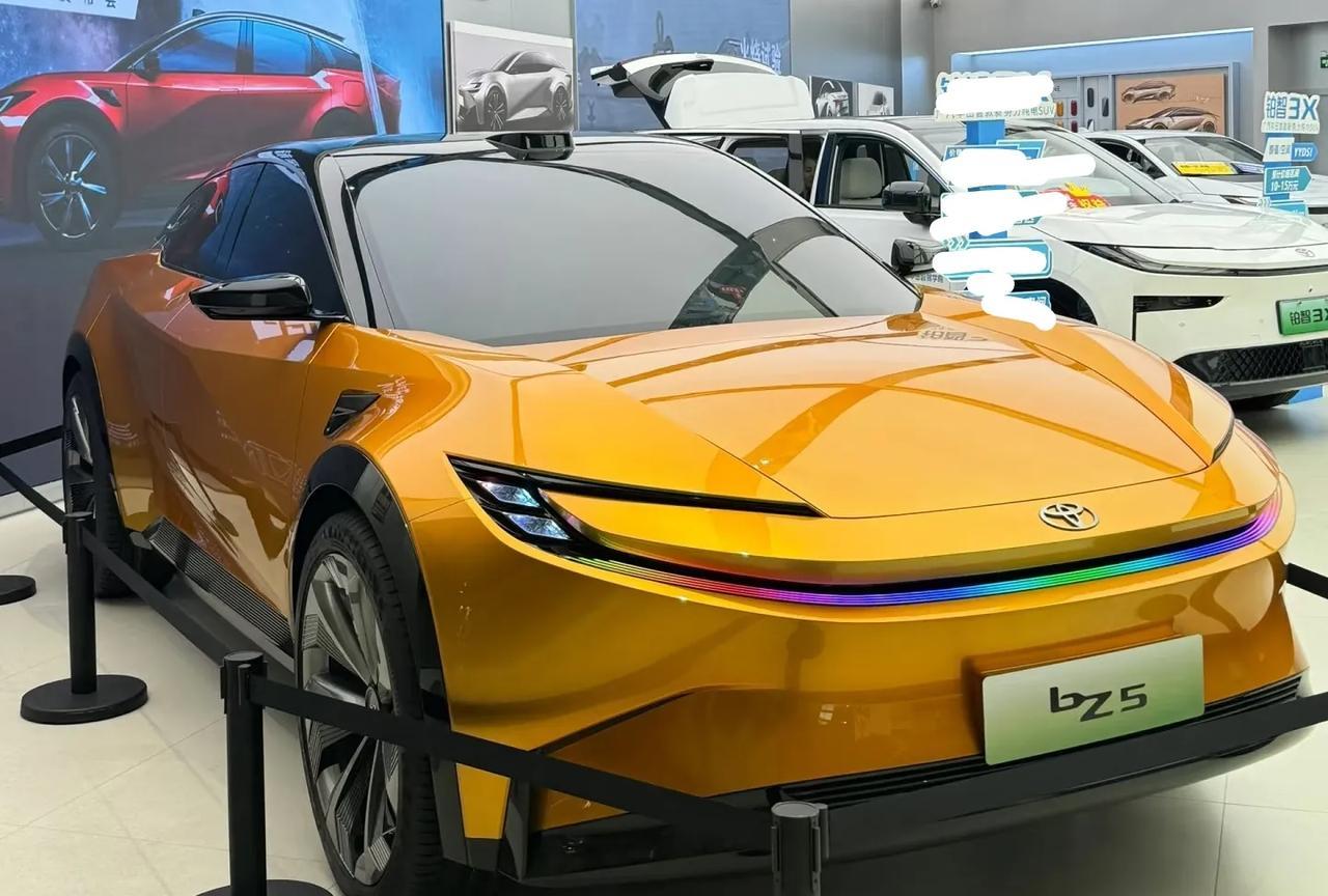 这就是赤裸裸的现实啊!电车30万:使用10年，电费1万，卖1.5万;油车30