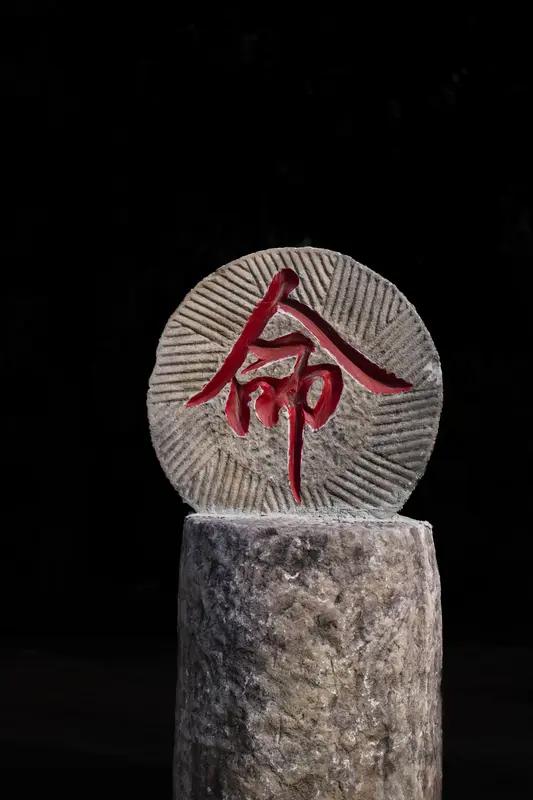 不要去抱怨命运不好，因为比你更贫穷的人有很多，比你没钱的人也很多，甚至比你痛苦的