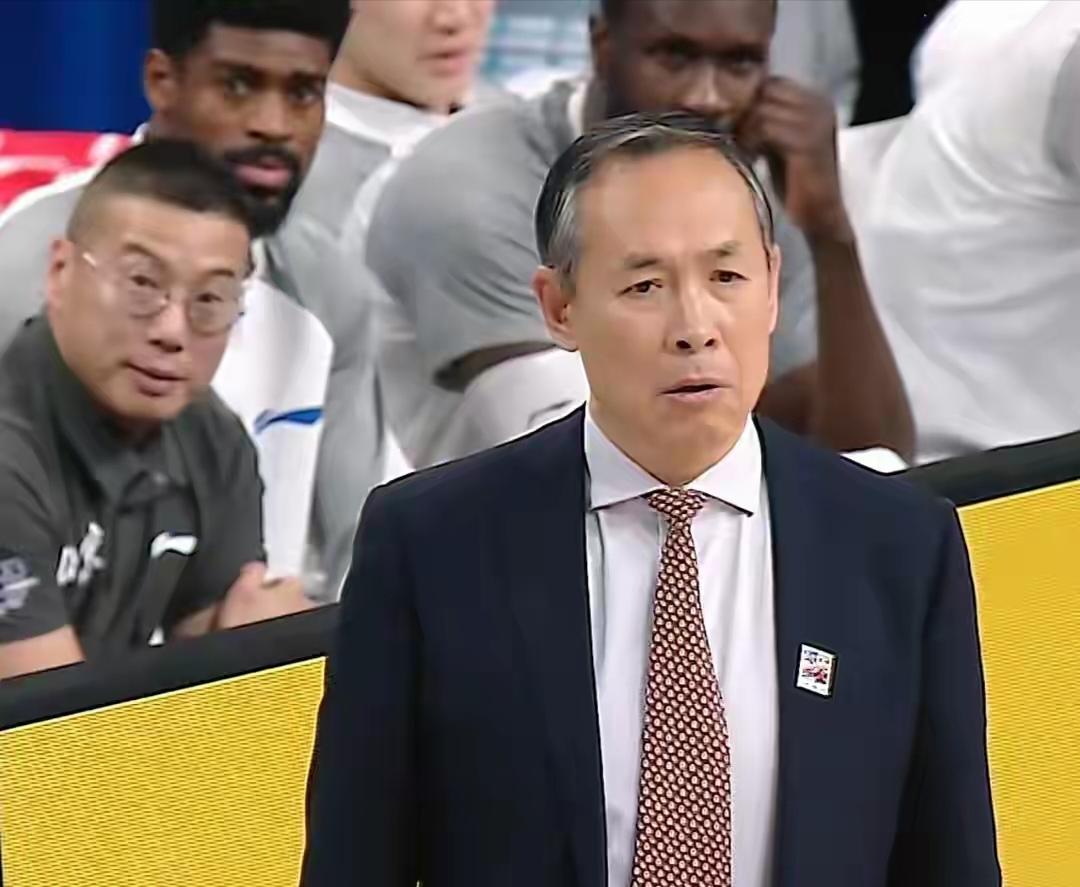 春节，本是人们阖家团圆但是山东男篮的引援动作尤为引人注目。在俱乐部杯比赛的最后时