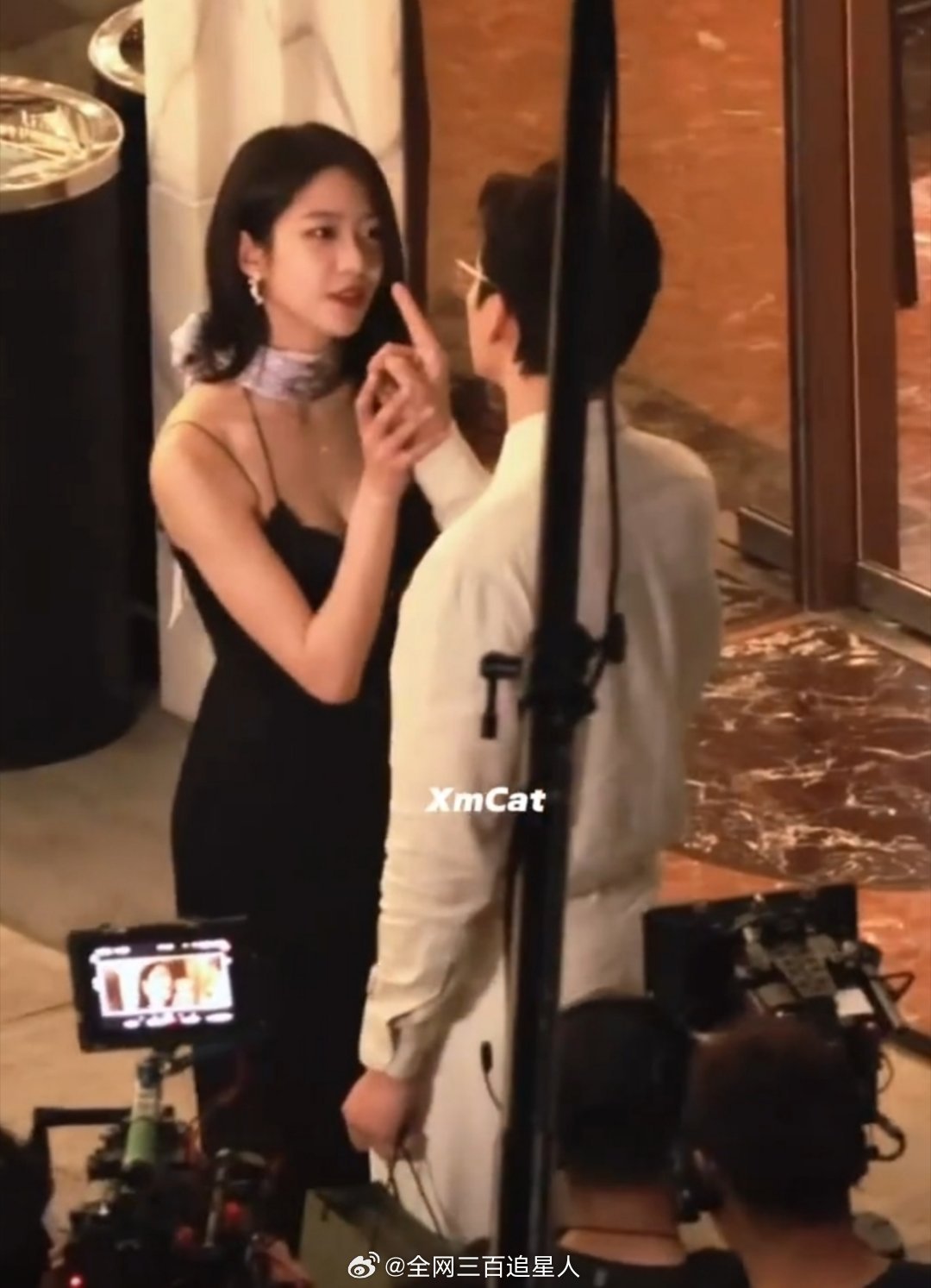 我觉得向涵之最神性的一点是什么呢，爱情慢慢路透里面她和陈伟霆同框11的，和钟楚曦