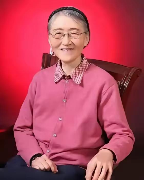 谁也沒想到吴石将军的女儿吴兰成竟然在内蒙古的牙克石默默无闻地工作生活了25年。在