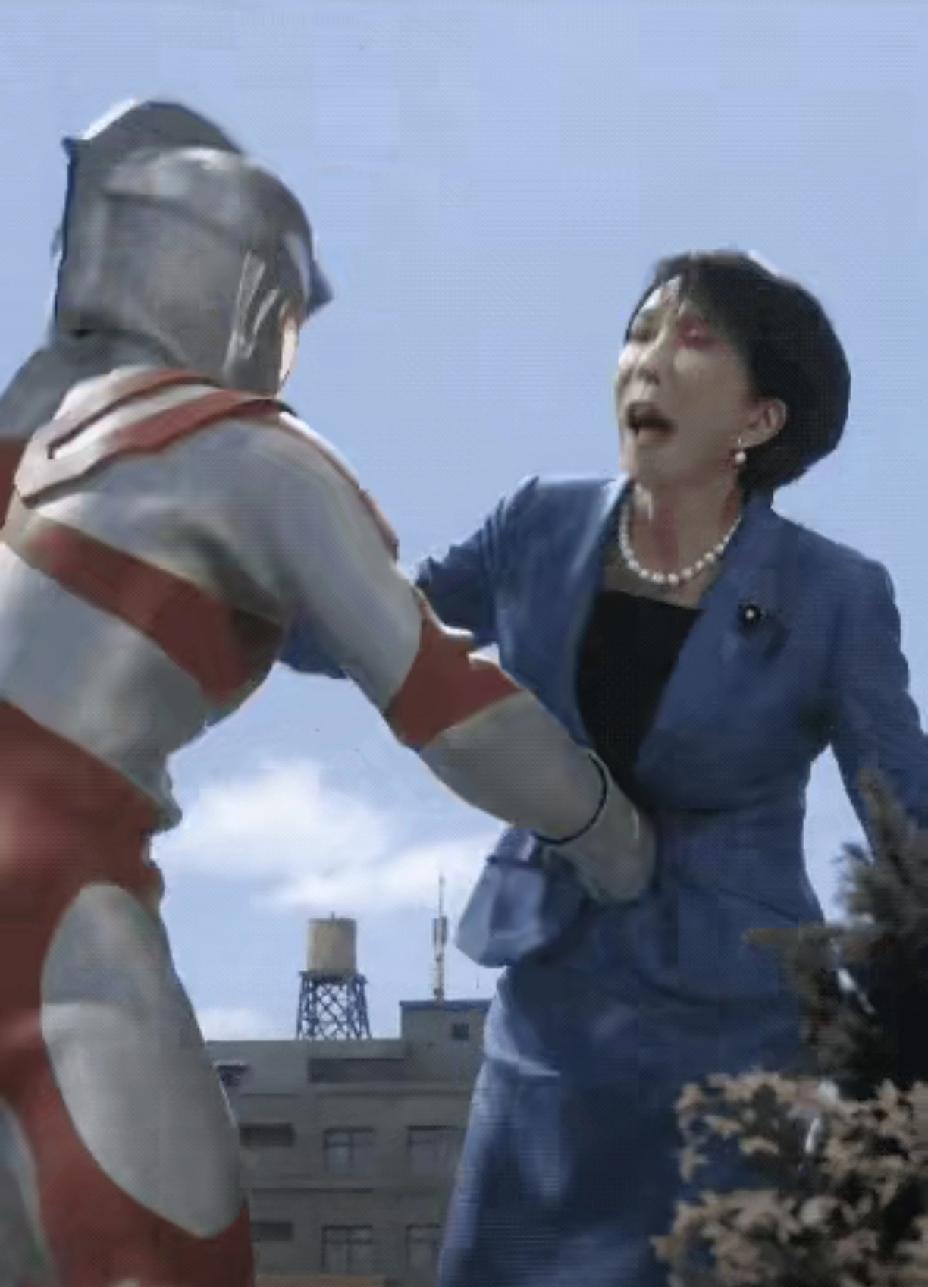 Ai视频绝了，奥特曼大战日本首相[捂脸哭][捂脸哭][捂脸哭]