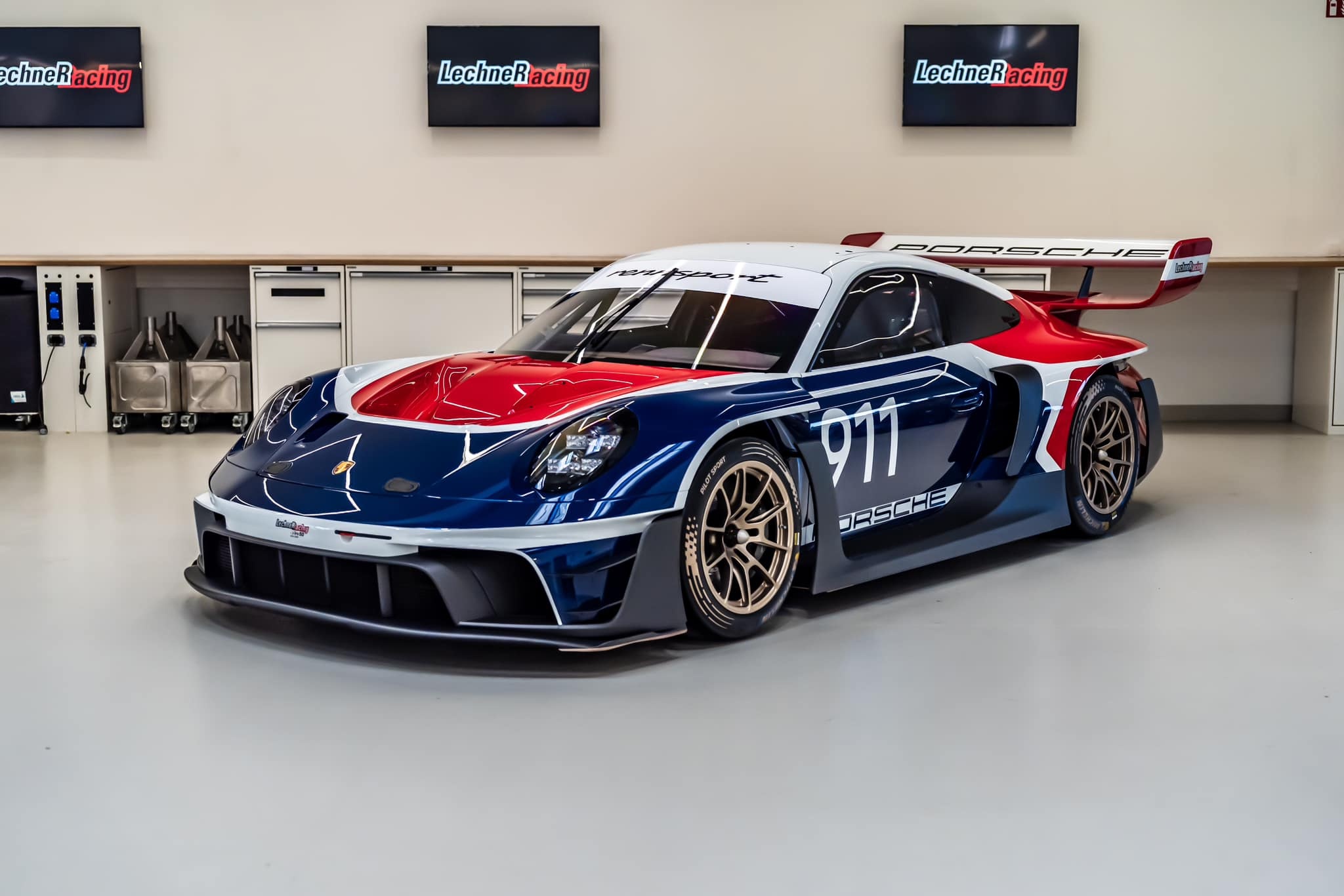 LechnerRacing的保时捷911GT3Rrennsport赛道