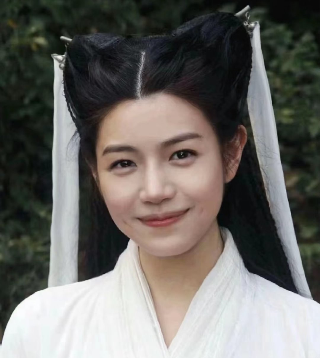 #陈妍希#💕#陈妍希坦荡聊神雕侠侣#以前的《神雕侠侣》，她一出场就惊艳到我了，后来去找了很多她的照