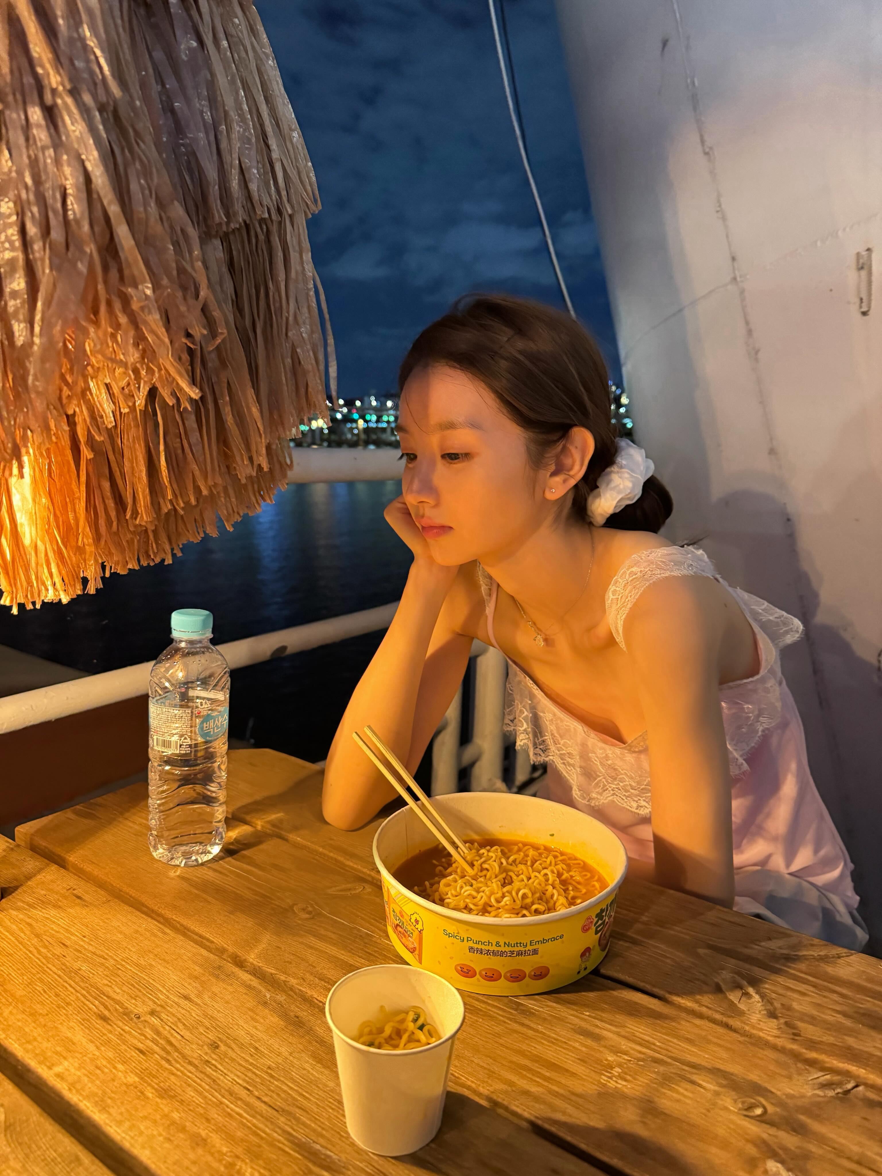田曦薇盛夏壁纸大放送动漫仲夏狂欢季