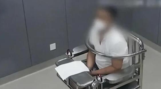 河南一小伙投资200万自己生产香烟，七天回本，55天赚了一亿多，被抓的时候他说：