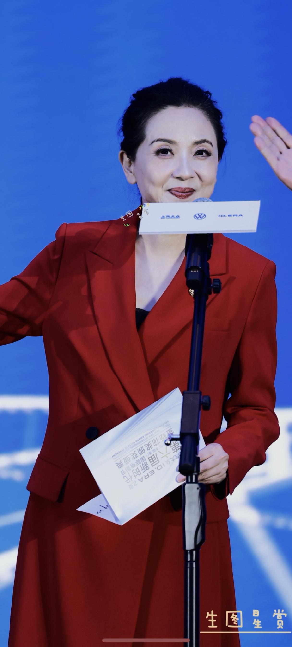 岁月沉淀出的优雅知性魅力