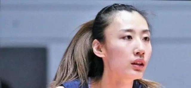 【王媛媛留洋，会失去国家队资格】王媛媛登陆土耳其女排超级联赛，是好事，谁都知道
