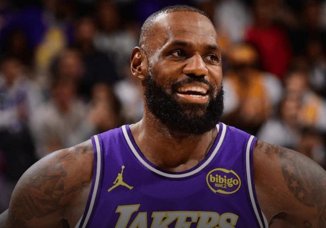 湖人交易三赢三双交易，湖人送出里弗斯（1400）八村（1800）文森