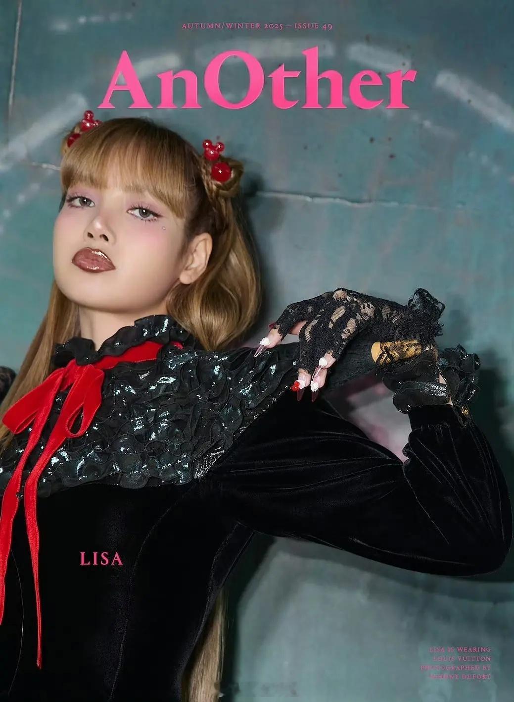 大家来评价一下lisa的妆造。。。。​​​