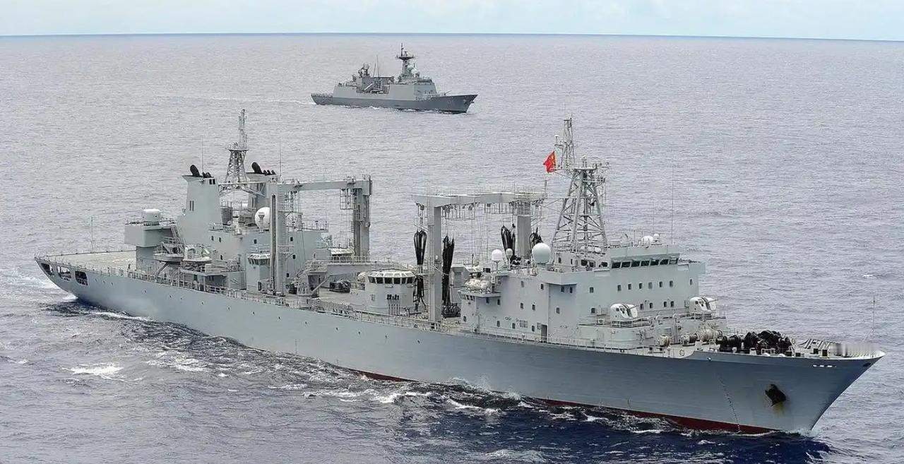 055都排不进前十？中国海军十大“海上巨兽”，谁是真正“巨无霸”？谁还在把05