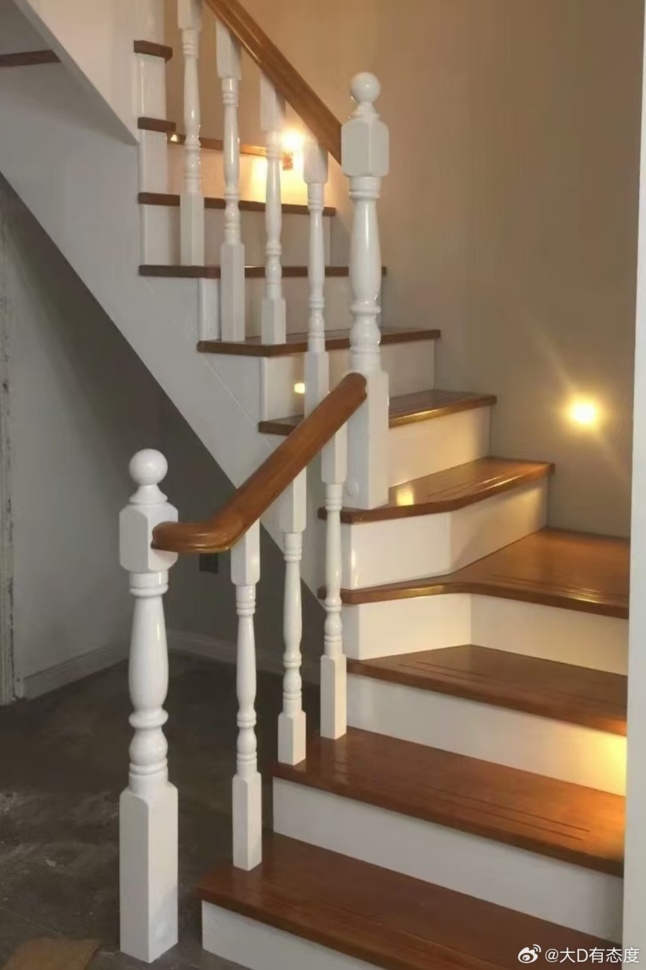 老板发来三种风格楼梯扶手，选哪种呢？