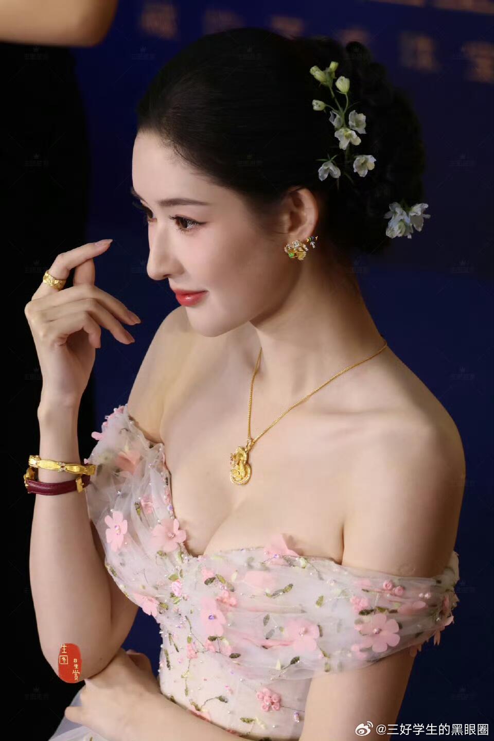 王玉雯｜花神降临王玉雯王玉雯​​​