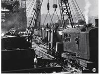 从百年屈辱到挺直腰杆：毛主席三件硬事撑起中国人底气现在不少年轻人刷手机点外