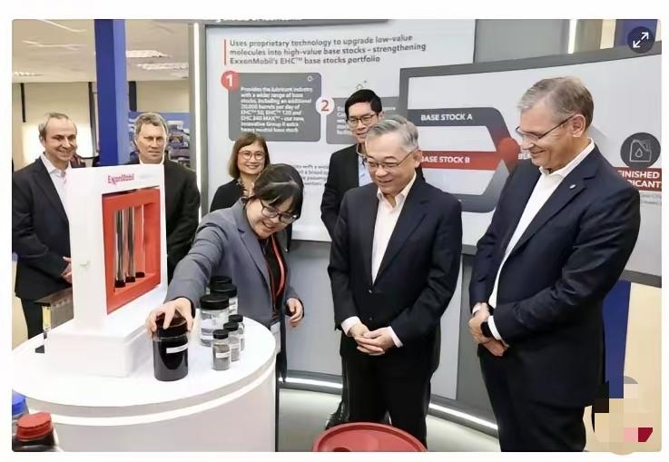 资本的嗅觉是最灵敏的！海南一封关，美国人马上对新加坡下手了​​12月17