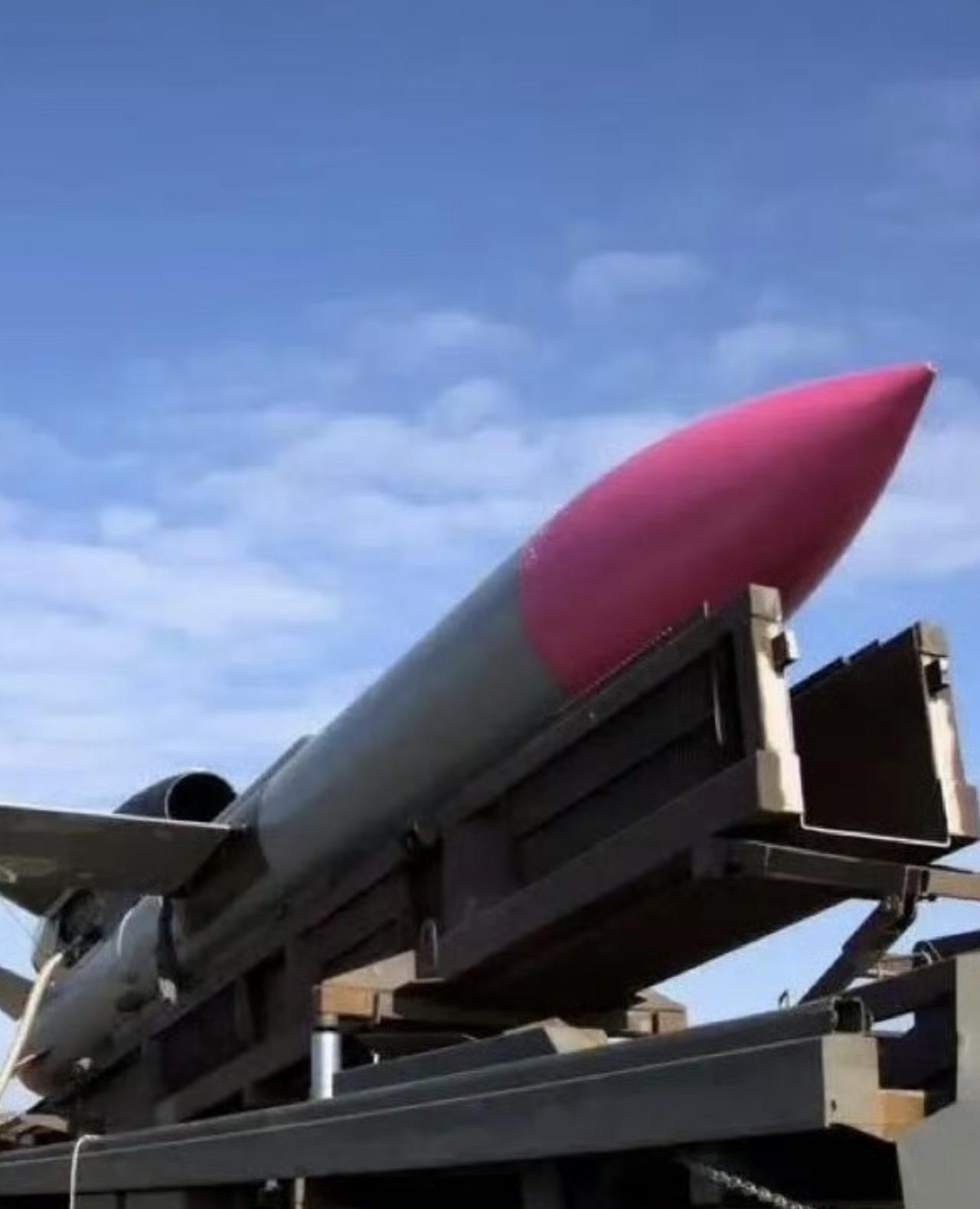 俄罗斯核基地天崩地裂，屡次打破红线，乌克兰在赌上性命俄不敢发射？俄罗斯阿斯特