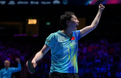 王曼昱与桥本帆乃香因局时过长触发“轮换发球”规则