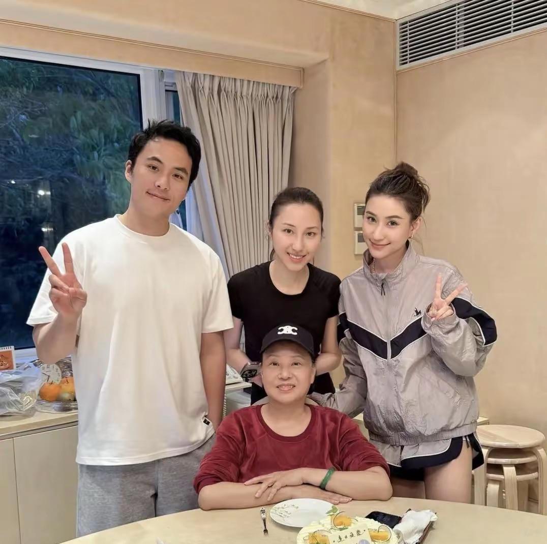 窦骁想靠娶何超莲实现阶层跨越太难了？9日何超莲生日，窦骁卡点00：01分为何超