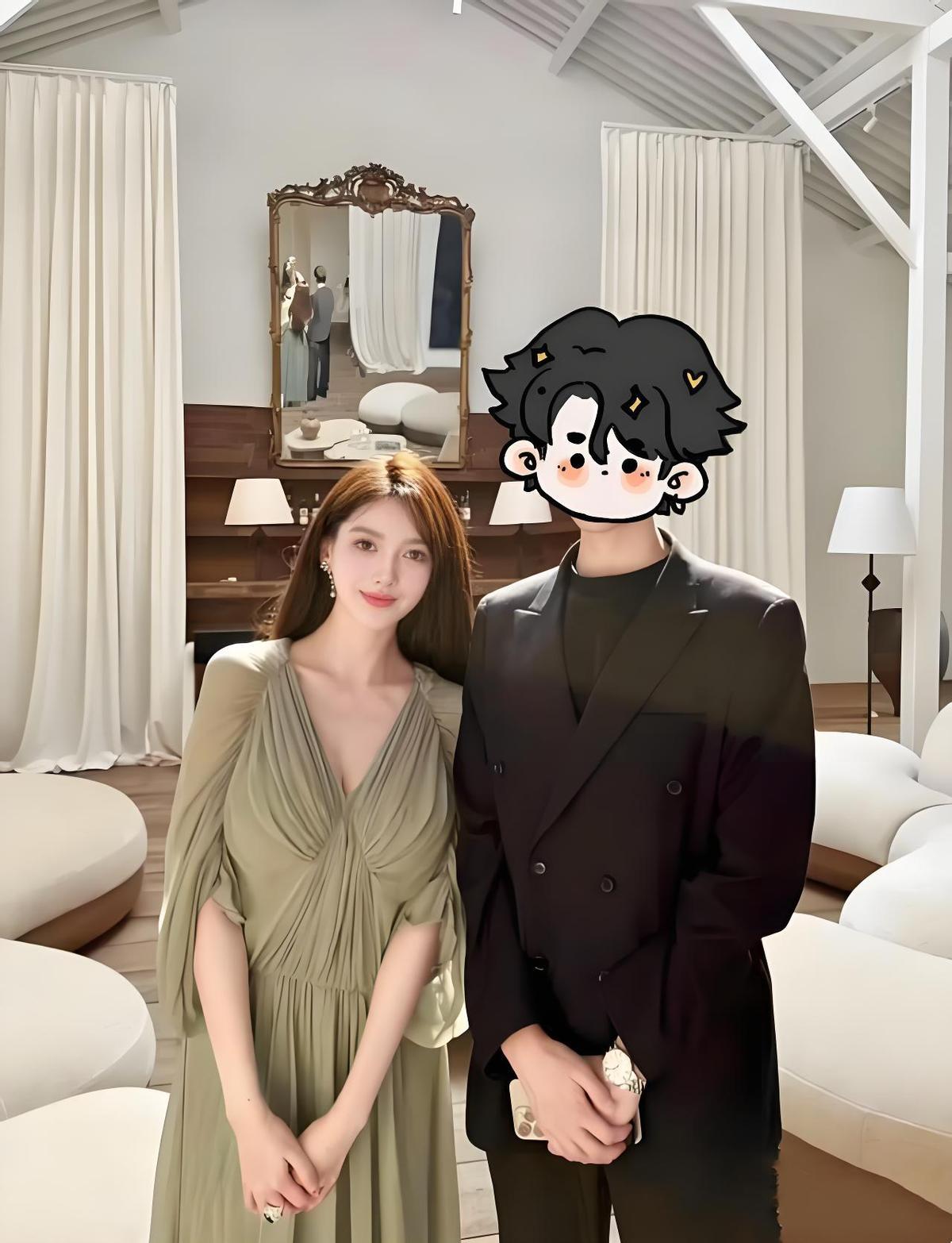 叶珂直播中途孩子哭了直播时孩子突然哭闹，温柔回应暂作安抚，兼顾事业与育儿的日常写