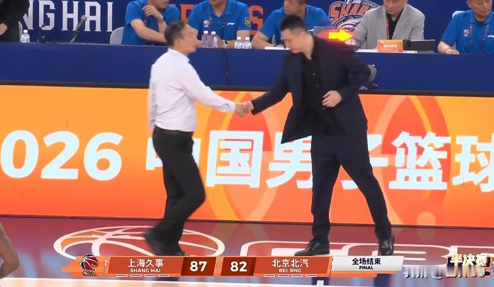 篮板狂输10个+18次失误！北京北汽四大硬伤葬送G1！CBA季后赛半决赛G1