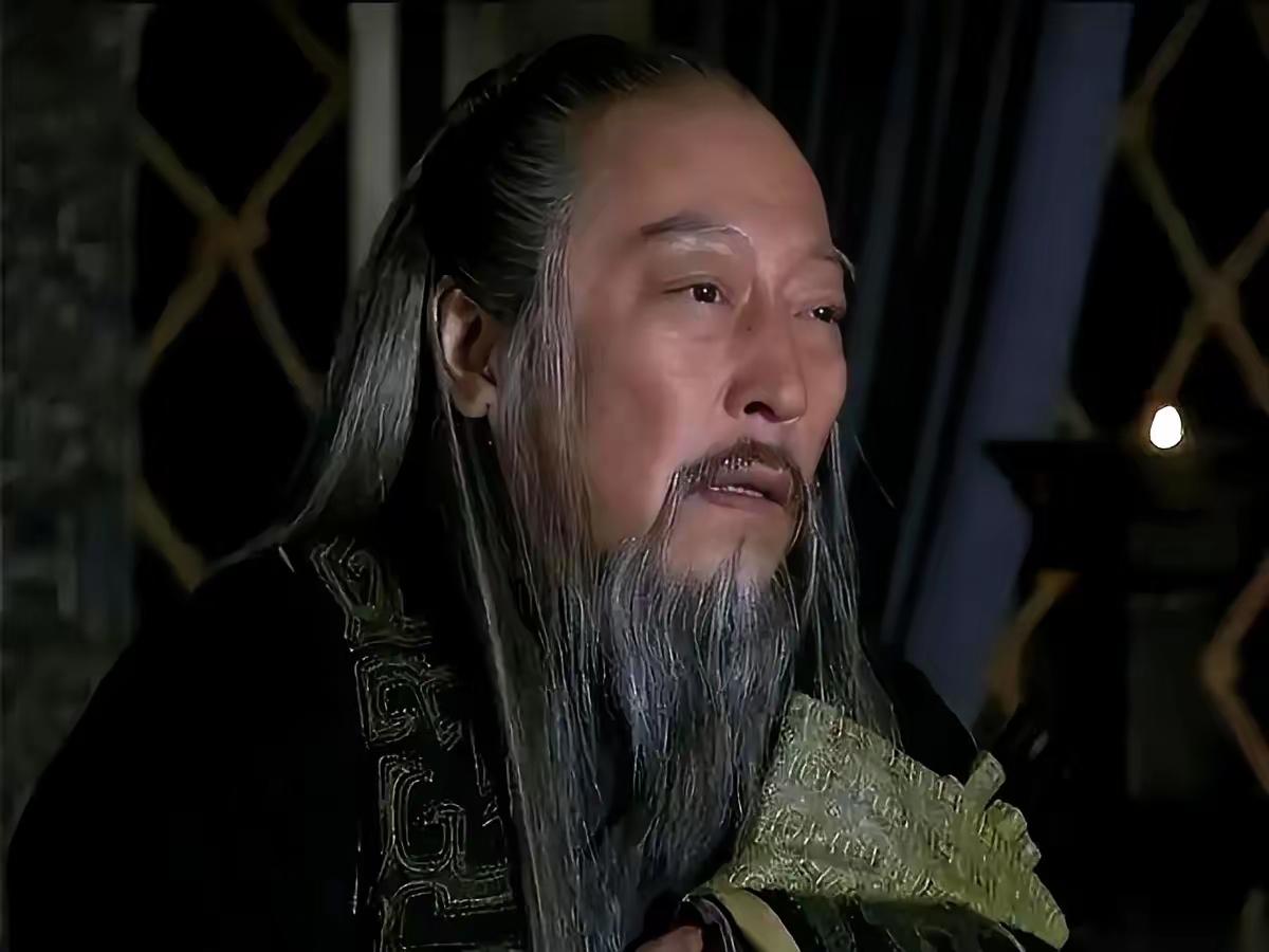 司马懿快死了，他把两个儿子叫到床前，气若游丝地说：“我死后，你们要防一个人，他的