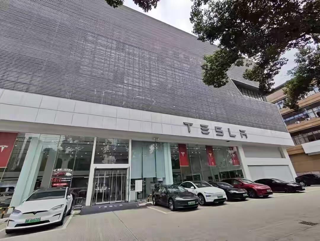 “玩不起！”浙江宁波，一男子交了1000定金，在特斯拉官网订购Model3。销